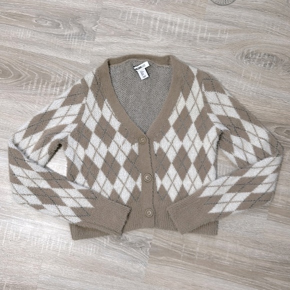 Short Cardigan Button Up V Neck - Picture 1 of 1